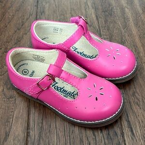 NWOT FootMates Sherry Pink Size 9